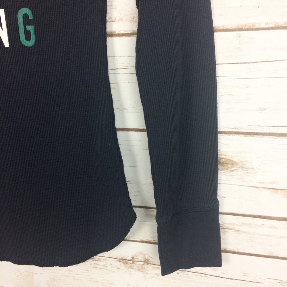 Old Navy gray graphic thermal size medium - Picture 3 of 8